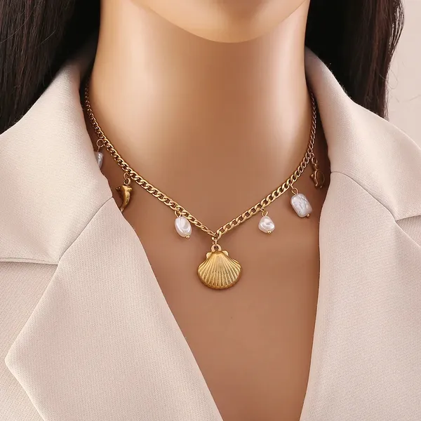 Gold_Shell_Charm_Necklace_For_Women